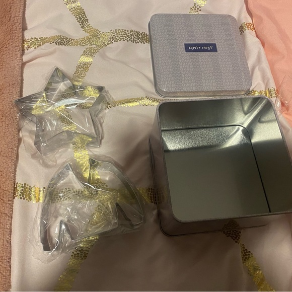 Taylor Swift Folklore Cookie Cutter Set - Picture 1 of 1